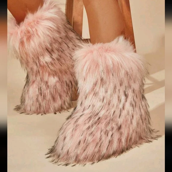 Winter Warm Fashion Casual Furry Boots With Thermal Lining Size 9 - Picture 1 of 9